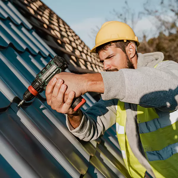 Why Sun Prairie Homeowners Choose Sun Prairie Roofing Pro for Steel Roof Repair Service?